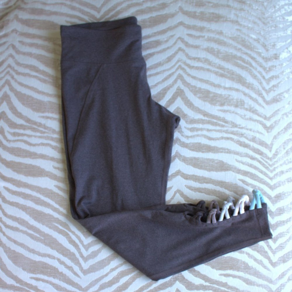 Betsy Johnson | Yoga Capris | Workout Pants - Picture 2 of 6